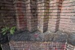 Metselwerk van het onderste deel van de hoekoplossing.
<br/>
Marcel Westhoff, juli 2016